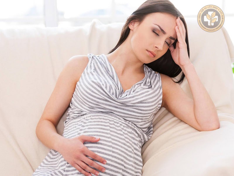 Viêm họng khi mang bầu có ảnh hưởng đến thai nhi không? Câu hỏi mẹ bầu nào cũng thắc mắc