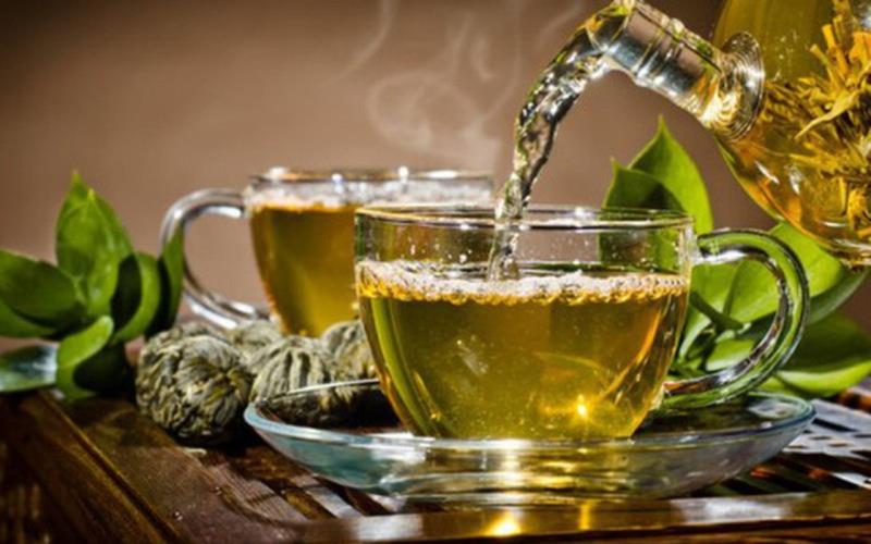 Uống trà xanh hàng ngày để đẩy lùi triệu chứng vảy phấn hồng