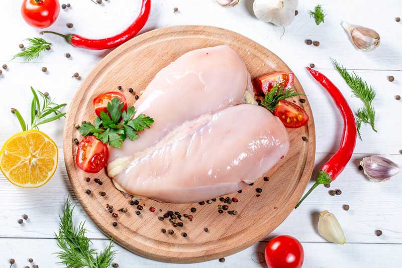 Thịt gà có giá trị dinh dưỡng cao, đa dạng, mang lại nhiều lợi ích sức khỏe