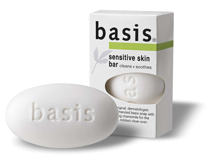 Basis Sensitive Skin Bar Soap chiết xuất từ hoa cúc, rất được các chuyên gia da liễu ưa chuộng
