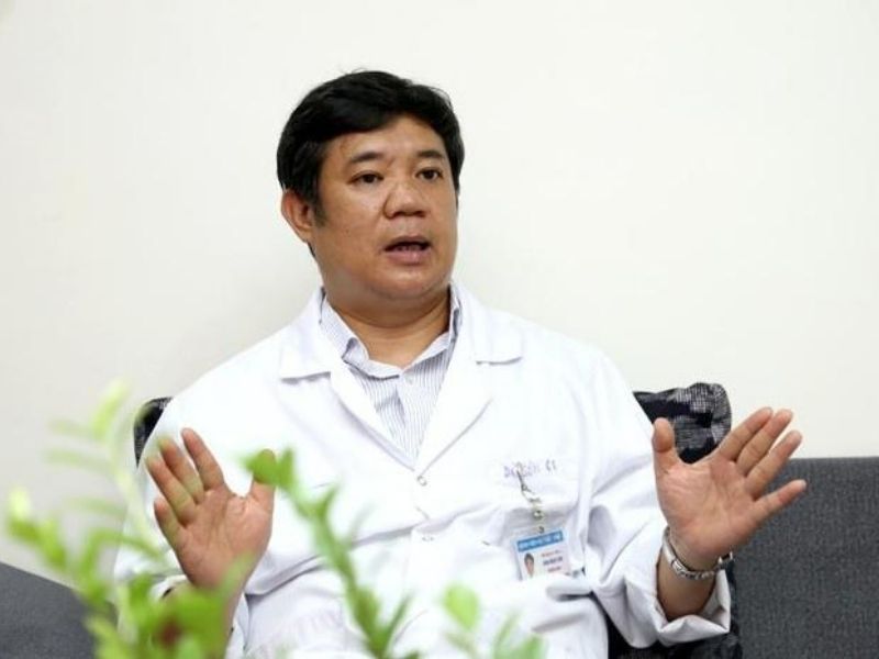 Bác sĩ Đinh Ngọc Sơn là bác sĩ chữa thoát vị đĩa đệm nổi tiếng tại Hà Nội
