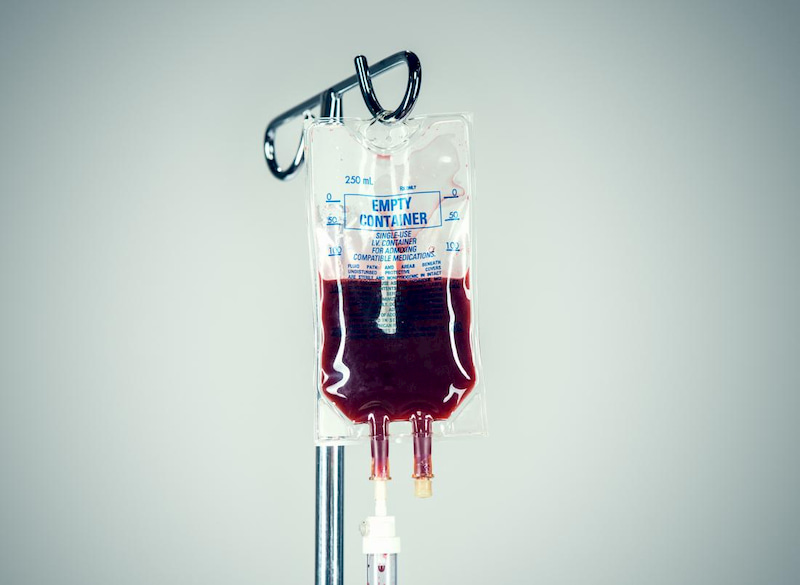 Truyền máu bù đủ lượng máu thiếu trong trường hợp cấp cứu 