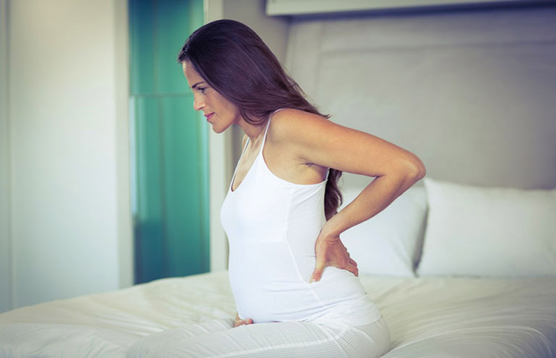 Đau khớp háng khi mang thai khiến người mẹ đau đớn khó chịu