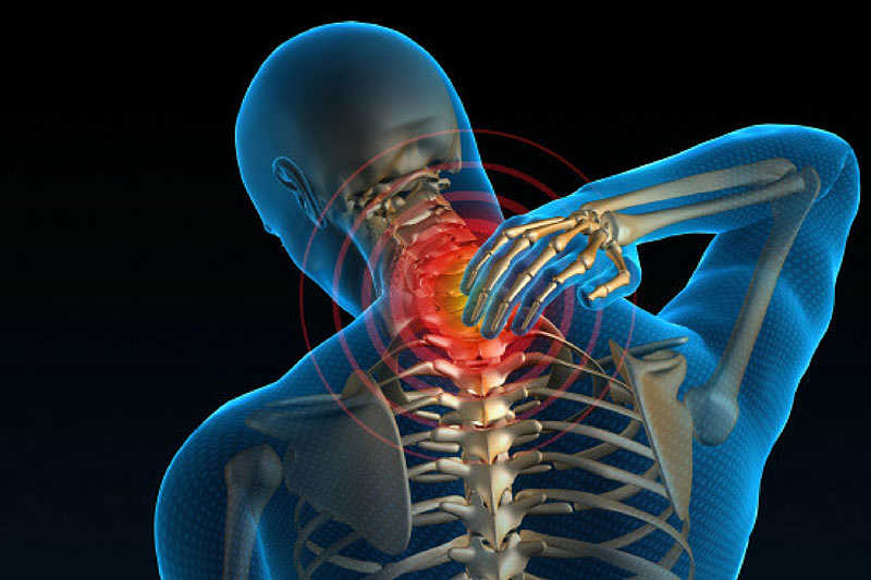 Hẹp ống sống gây nên tình trạng đau mỏi lưng, vai gáy, yếu cơ