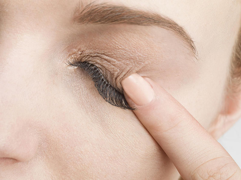 Ngứa vùng da quanh mắt do bệnh lý gì? Làm thế nào để nhận biết và điều trị