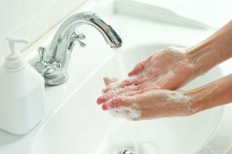 Rửa tay thường xuyên để ngăn ngừa nguy cơ mắc bệnh