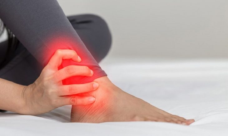 Viêm khớp cổ chân không chỉ gây đau nhức mà còn ảnh hưởng đến chất lượng cuộc sống
