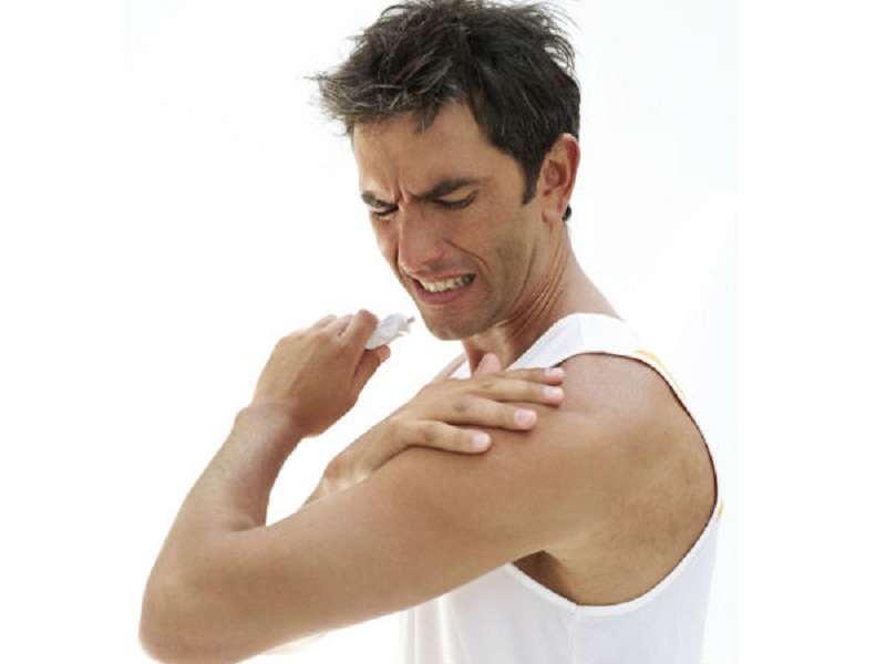 Viêm quanh khớp vai thể đông cứng gây đau nhức nghiêm trọng