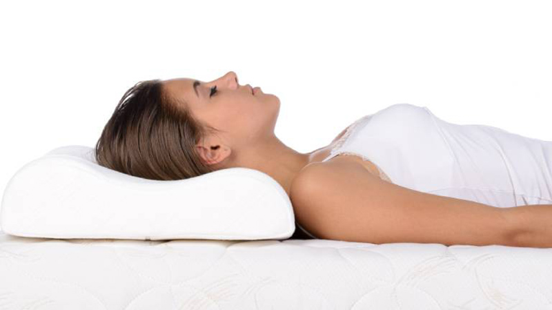 Thoái hóa đốt sống cổ có nên nằm gối khi ngủ sai tư thế là nguyên nhân gây bệnh