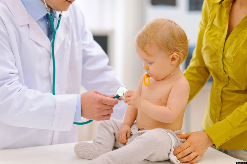 Bệnh viêm da ở trẻ nhỏ cần được điều trị theo chỉ định của bác sĩ