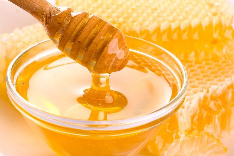 Mật ong được coi là thần dược trị ho rất hữu hiệu