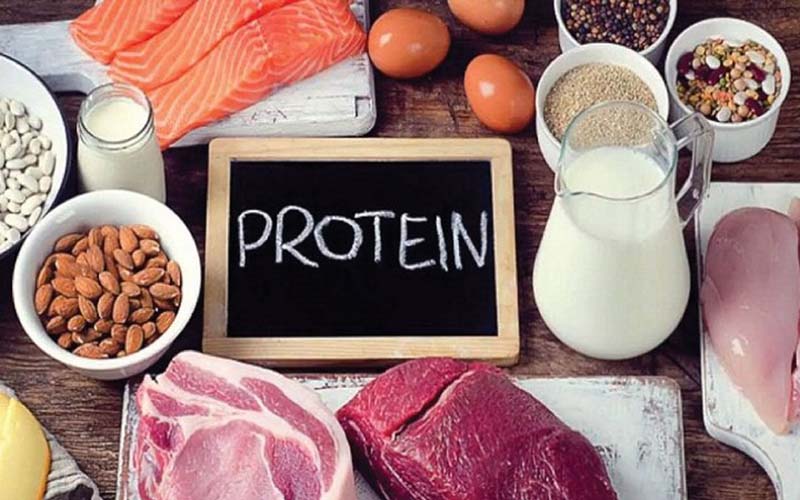 Đau bụng kinh ăn gì? Câu trả lời là thực phẩm giàu protein