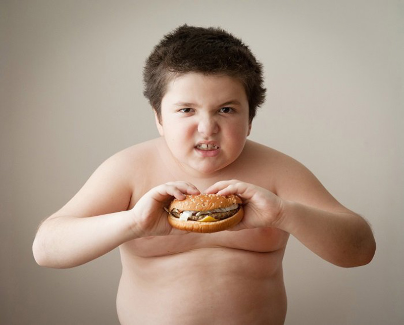 Trẻ ăn nhiều đồ ăn nhanh dẫn đến thừa cân béo phì - Nguyên nhân của rối loạn cương dương