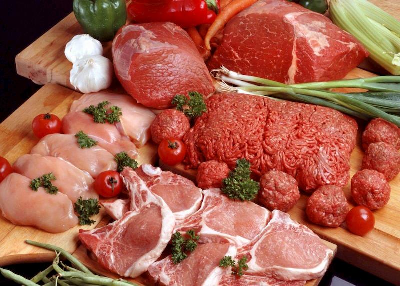 Nội tạng động vật và thịt đỏ là nhóm thực phẩm không nên sử dụng khi mắc bệnh về xương khớp