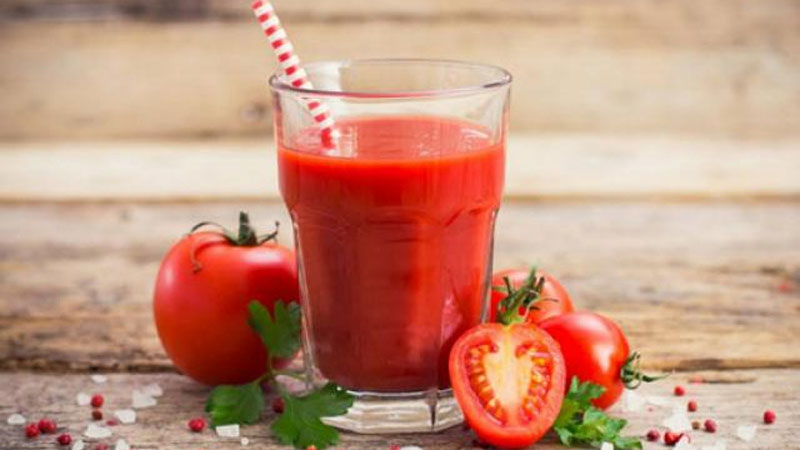 Cà chua là loại quả chứa nhiều vitamin A, C, chất xơ và nguyên tố vi lượng cần thiết cho cơ thể
