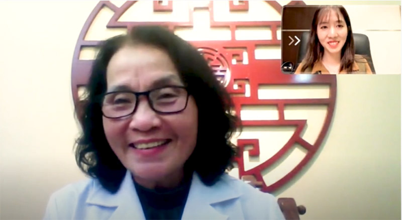 Chị Thảo trong buổi video call nhận tư vấn với bác sĩ Lê Phương