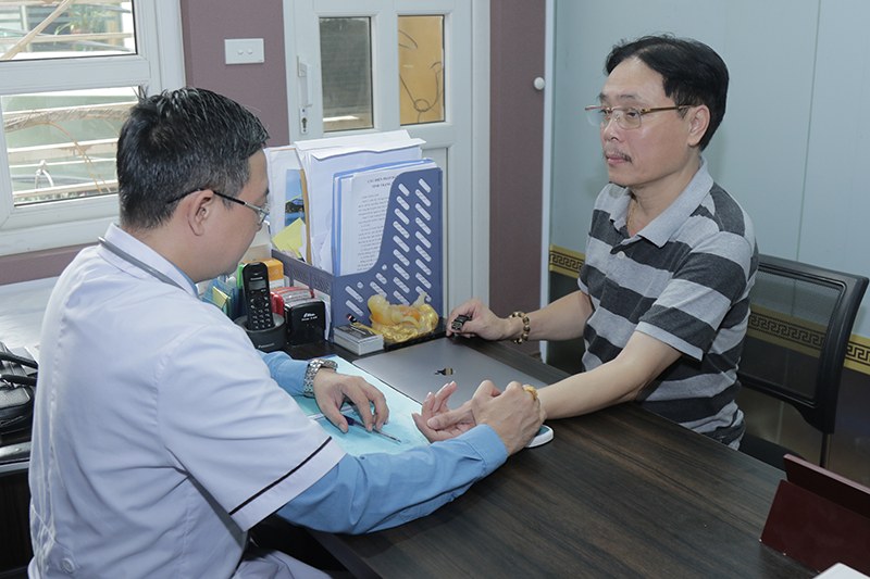 Nghệ sĩ Minh Tuấn đánh giá cao quy trình khám chữa bệnh, chất lượng dịch vụ tại nhà thuốc