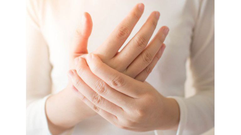 Bệnh nhân Trà cải thiện tình trạng đau nhức bàn tay